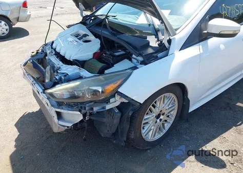 2017 Ford Focus St z USA, uszkodzony, nr VIN 1FADP3L95HL227872